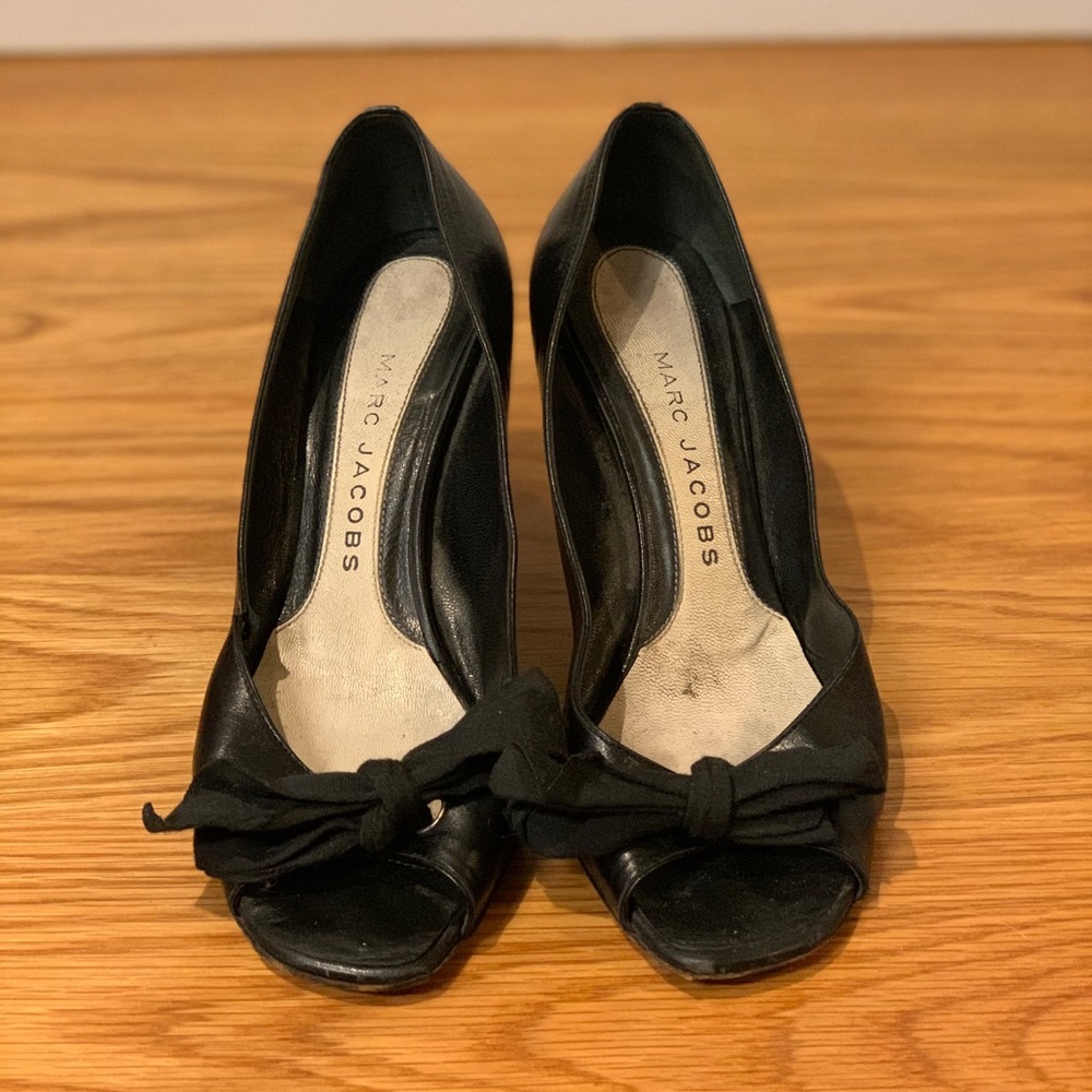 Marc Jacobs peep-toe heels